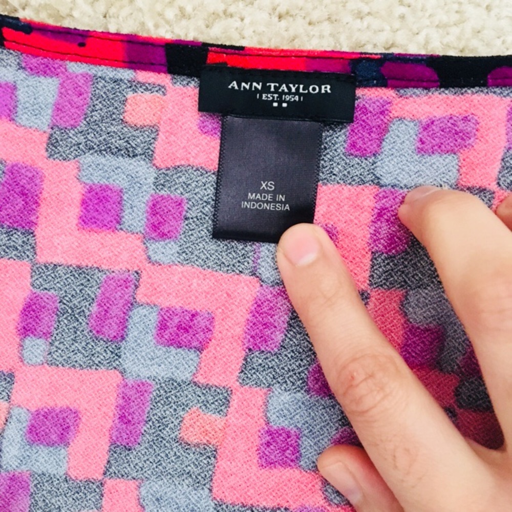 MOVING OUT SALE ! Ann Taylor Falling Neck Top - Picture 5 of 5